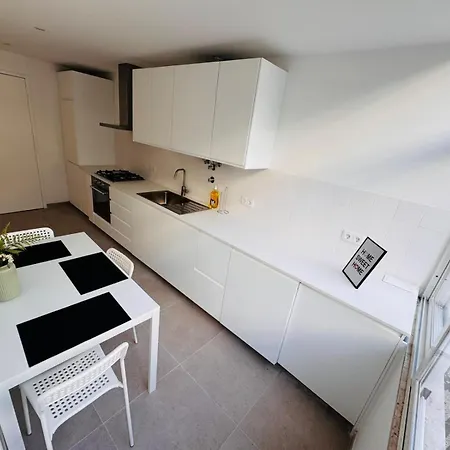 Гостьовий будинок Crespo House I Fantastic D Лісабон